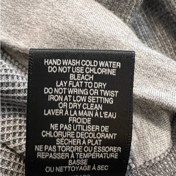 NEW L.A.M.B Women's Lightweight Waffle Thermal Blouse Size S in Gray Raw Hem - Picture 6 of 7